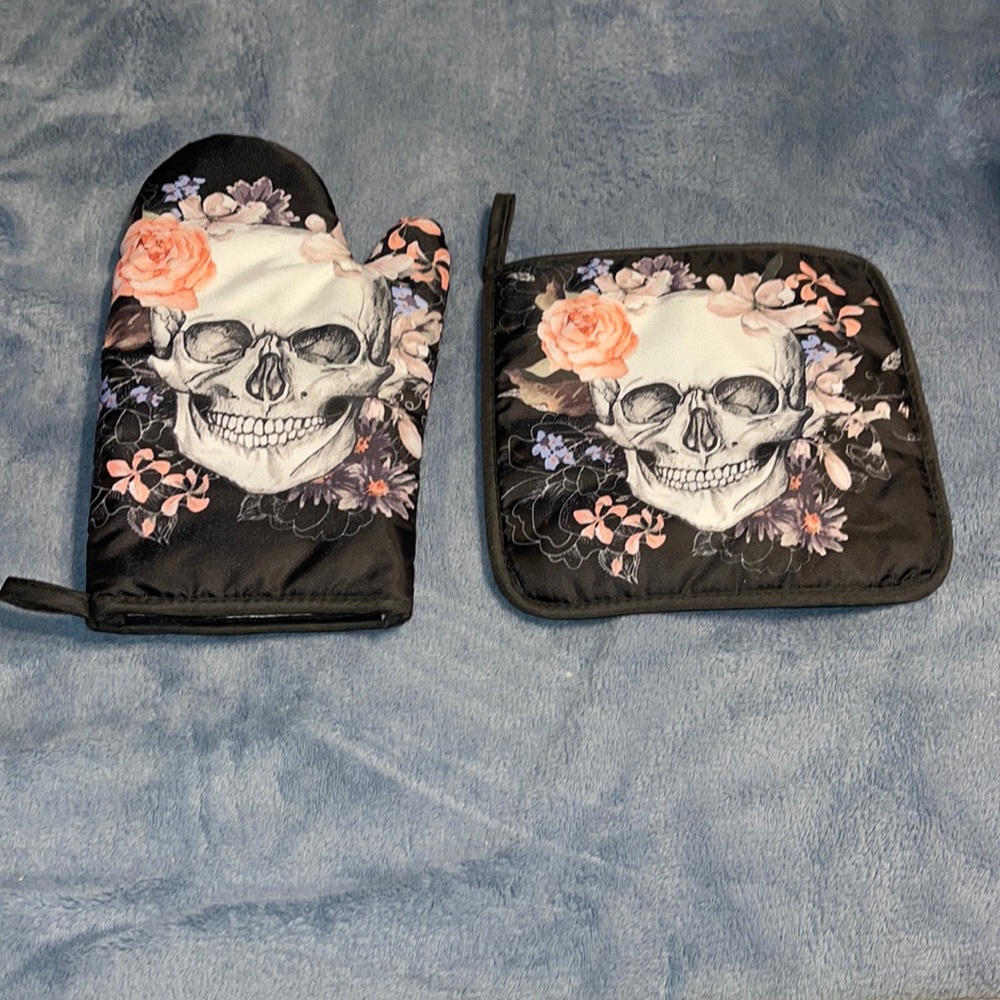 Oven mit and holder